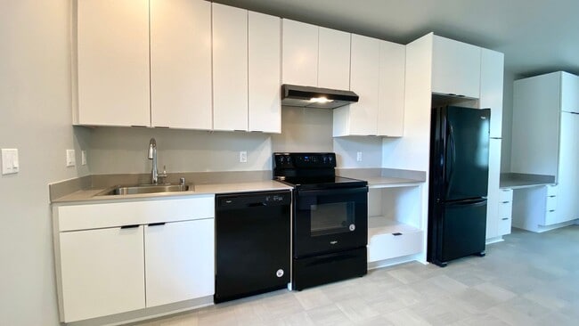 Photo - AVAILABLE Soon !!! BRAND NEW STUDIO IN HO'OPILI!