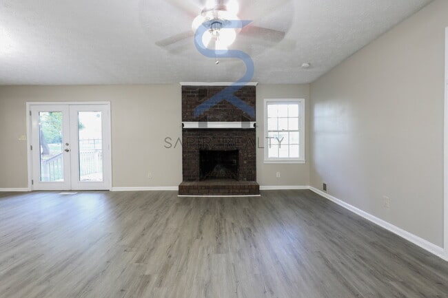 Photo - Move in before October 31st and get $100 O...