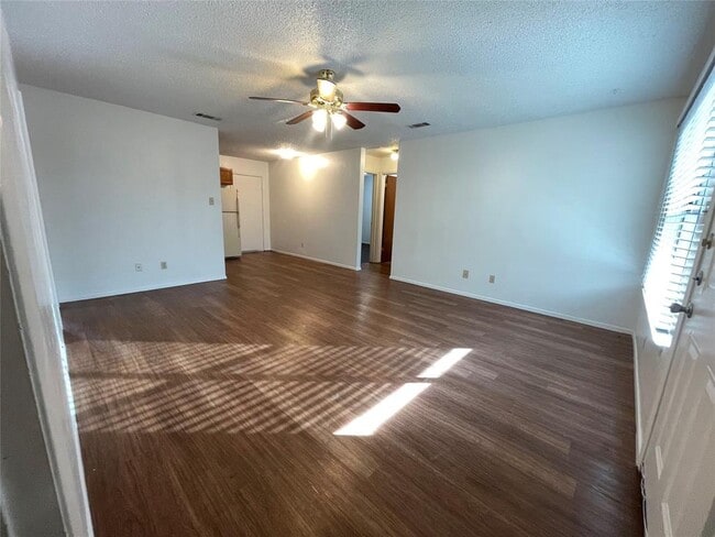 Photo - 1925 Castle Gate Cir