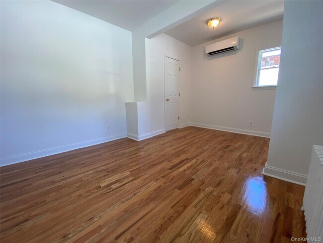 Photo - 9 Nassau Rd Unit 1