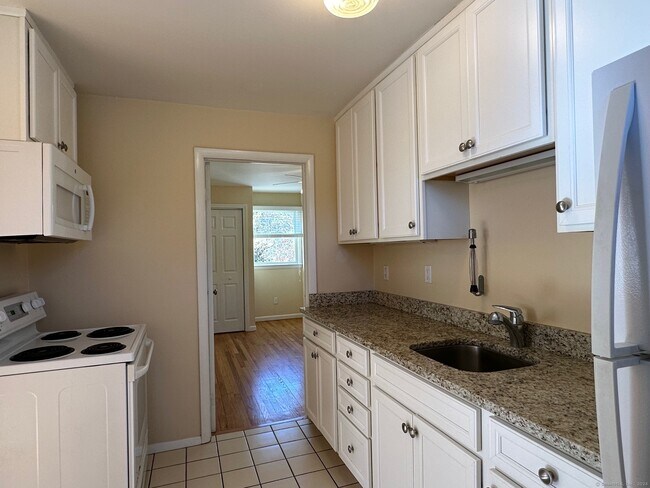 Photo - 360 Limestone Rd