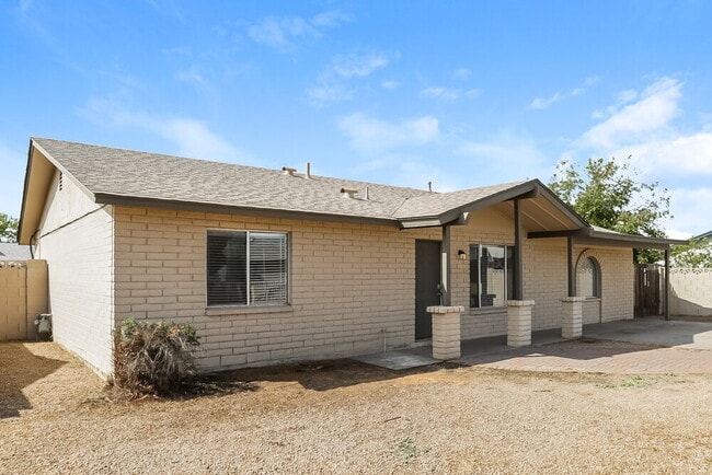 Photo - 5233 W Cypress St