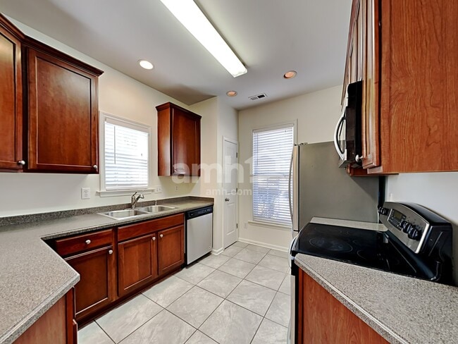 Photo - 220 Marino Pl