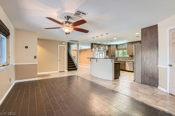 Photo - 733 Strawberry Pl
