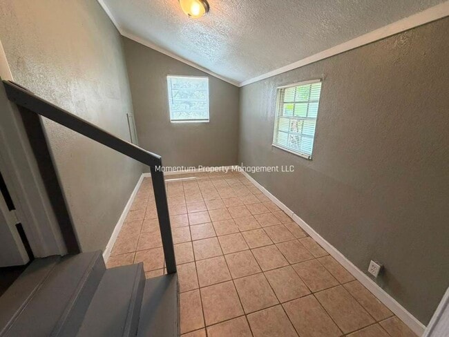 Photo - 8220 N Mulberry St