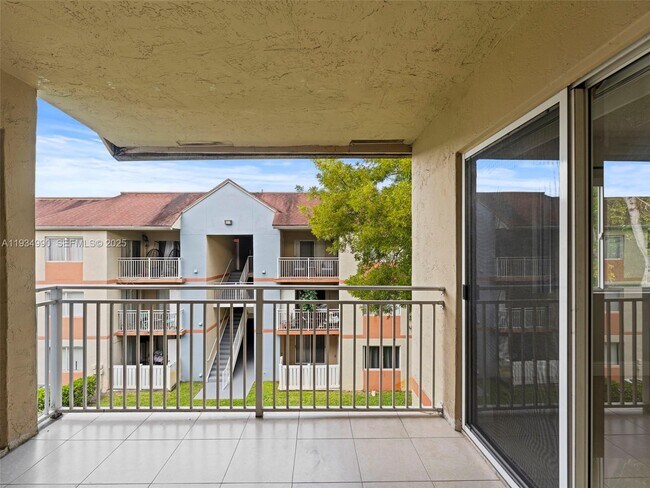 Photo - 18870 NW 57th Ave Unit 308