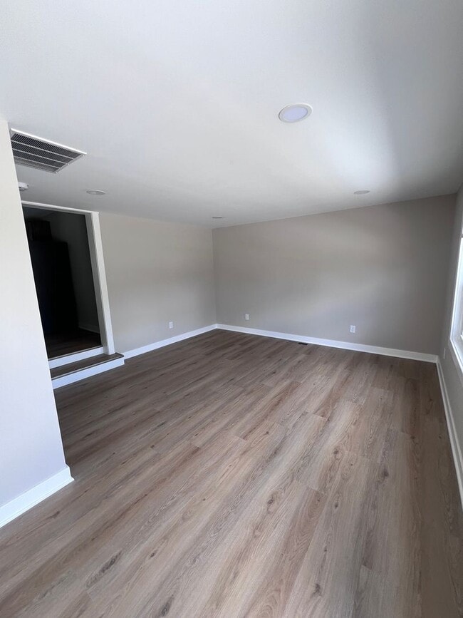 Photo - 1039 State St Unit 101