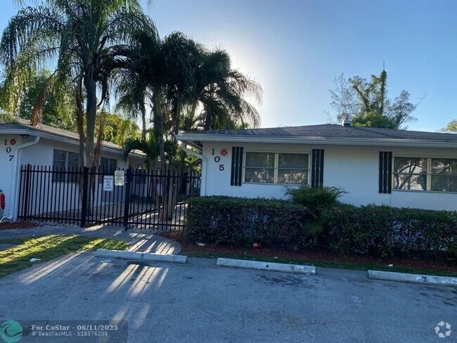 Building Photo - 107 SW 18th Ave Unit 8 Rental
