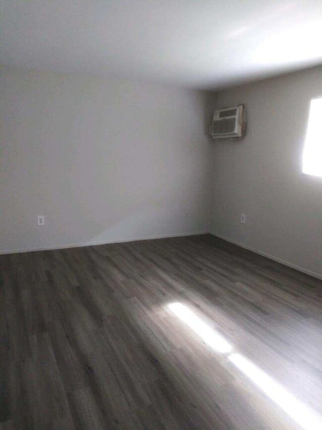 Photo - Beecher Street