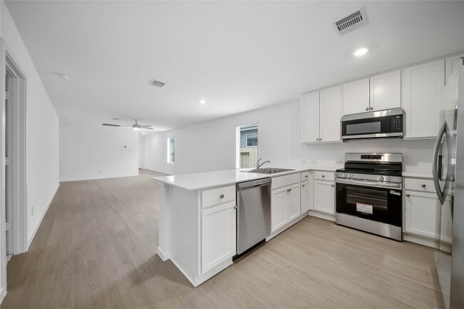 Photo - 18760 Loom dr