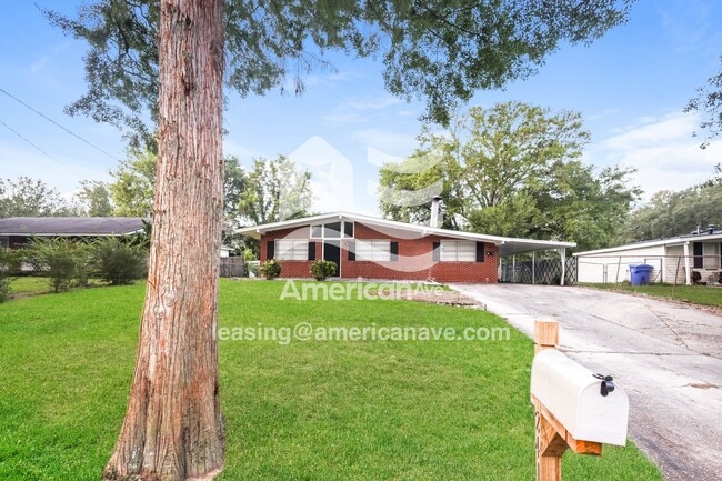 2410 Broadmoor Dr