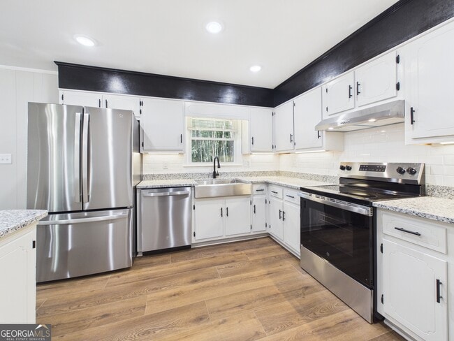 Photo - 1140 Woodlands Rd