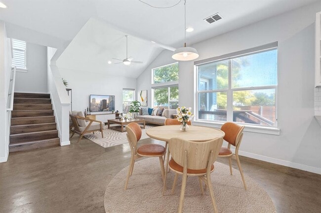 Photo - 301 W Stassney Ln