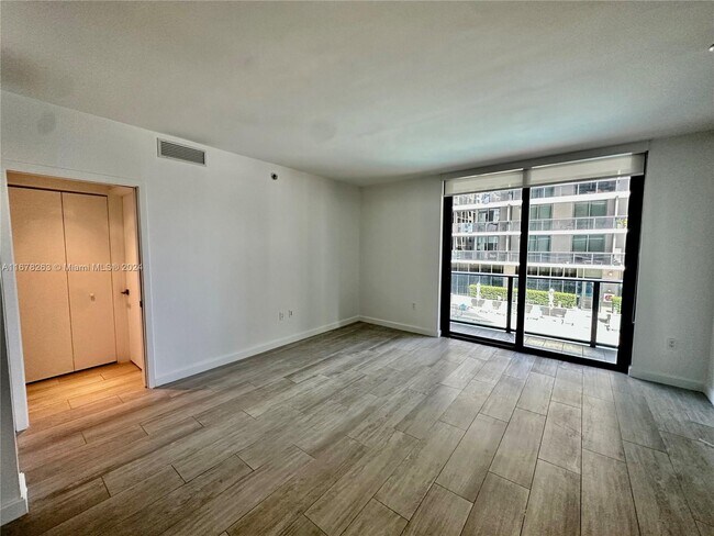 Photo - 55 SW 9th St
