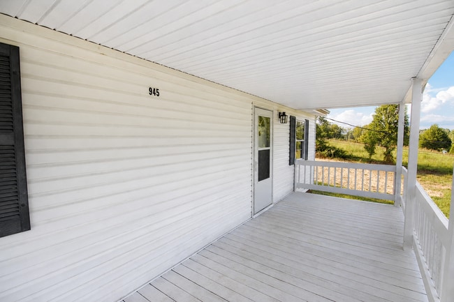 Photo - 945 W Gate Rd