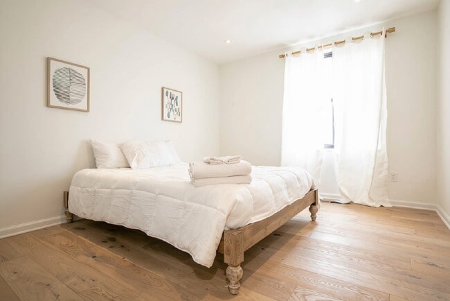 Photo - 1321 I St NE