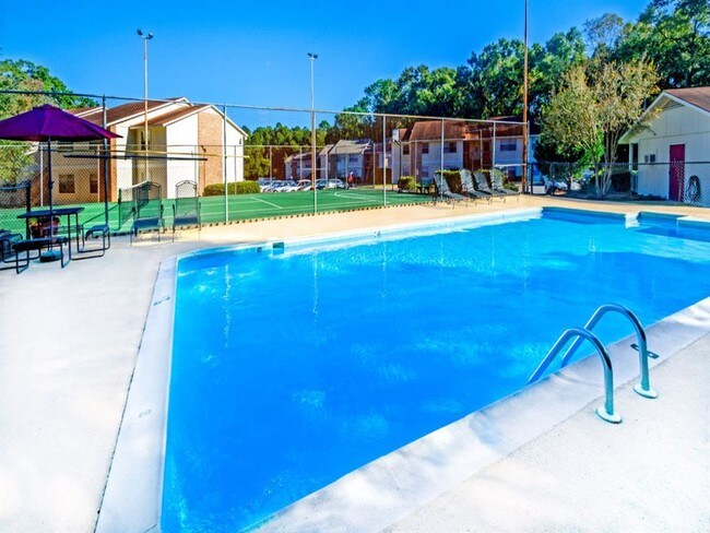 Photo - Four Seasons