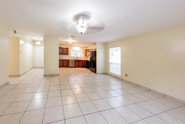 Photo - 49 Blue Fox Rd