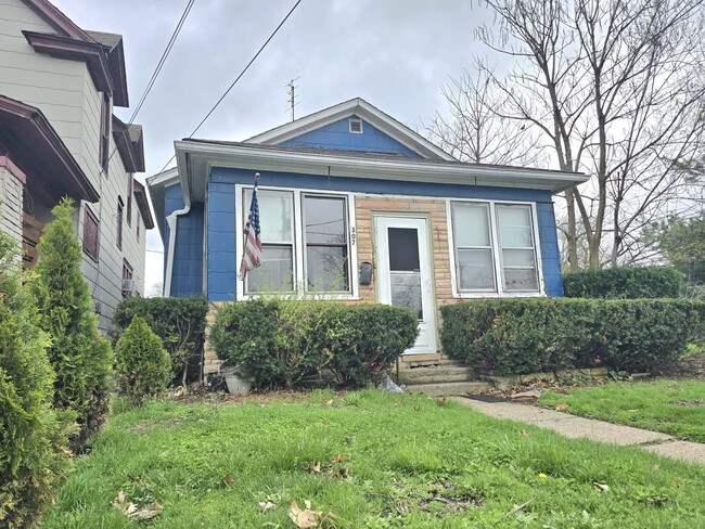 Building Photo - 307 La Porte Ave