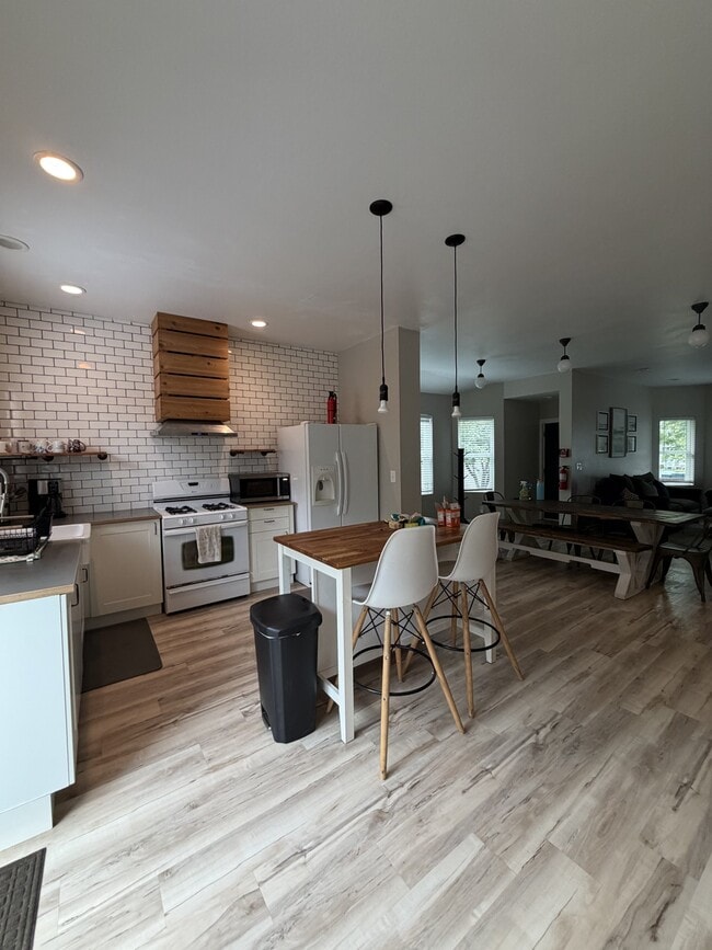Photo - 612 Columbus Ave
