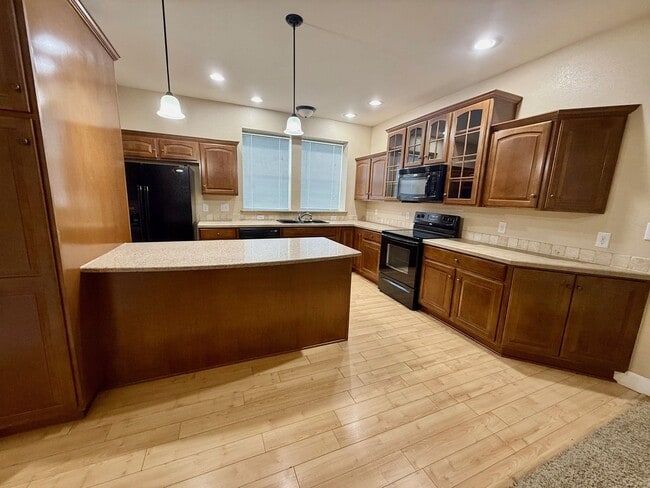 Photo - Gorgeous 1 level