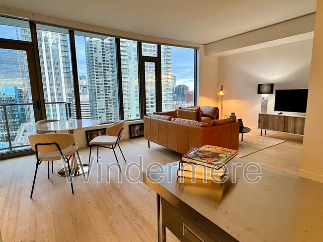 Photo - 2510 6th Ave Unidad 2203 Rental