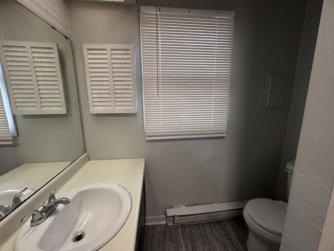 Photo - 202-B California-