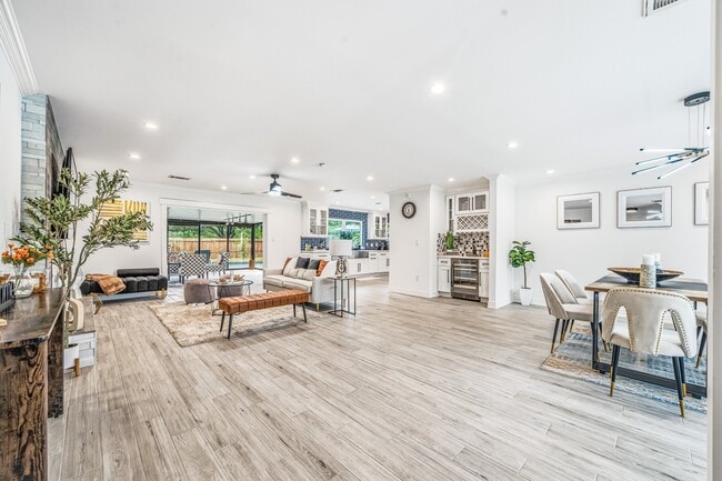 9022 Quebec Dr