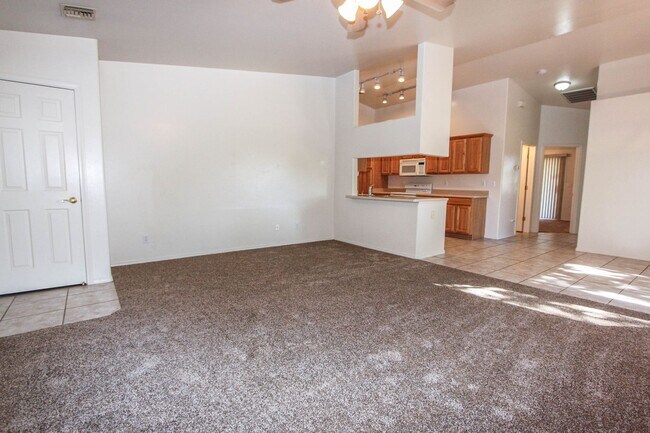 Photo - 8509 E Leigh Dr Unidad Apt C