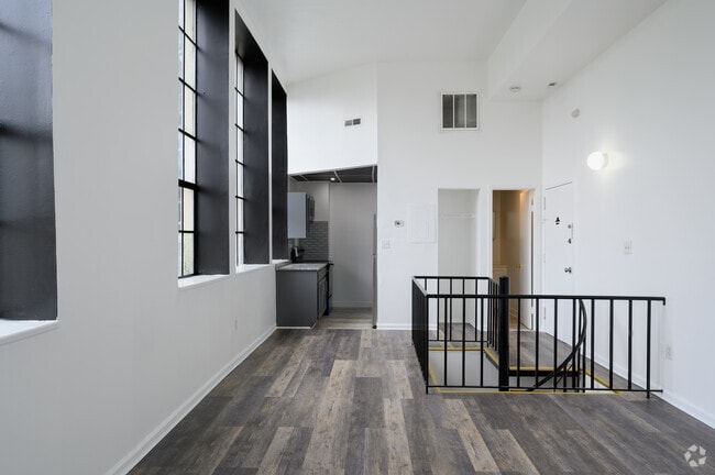 Seville Lofts 1BR, 1.5BA - 729SF