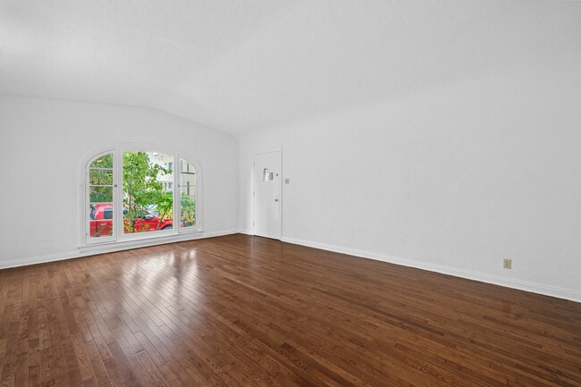 Photo - 429 N Gardner St Unidad 431