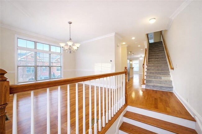 Photo - 4870 Carre Way