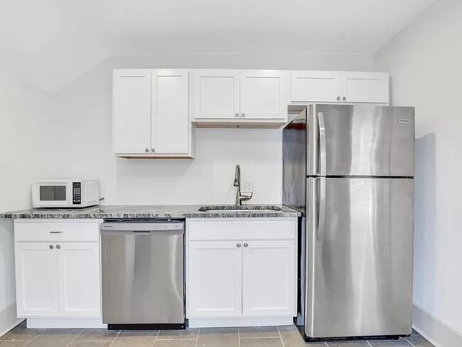 1008 E 34th St Unit 1008 E 34th St Unit B