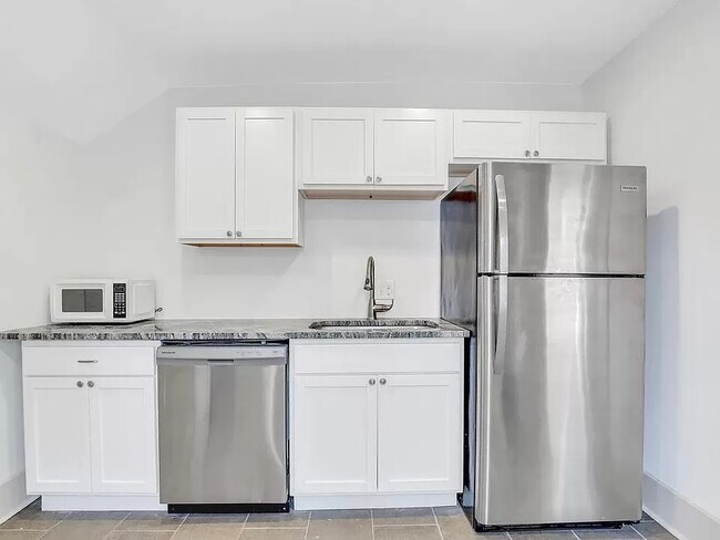 Photo - 1008 E 34th St Unit 1008 E 34th St  B