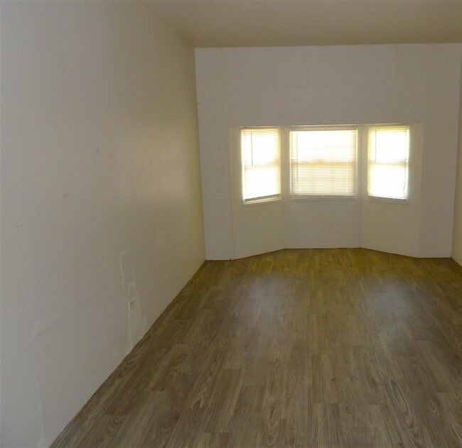 Photo - 4611 NW Santa Fe Ave
