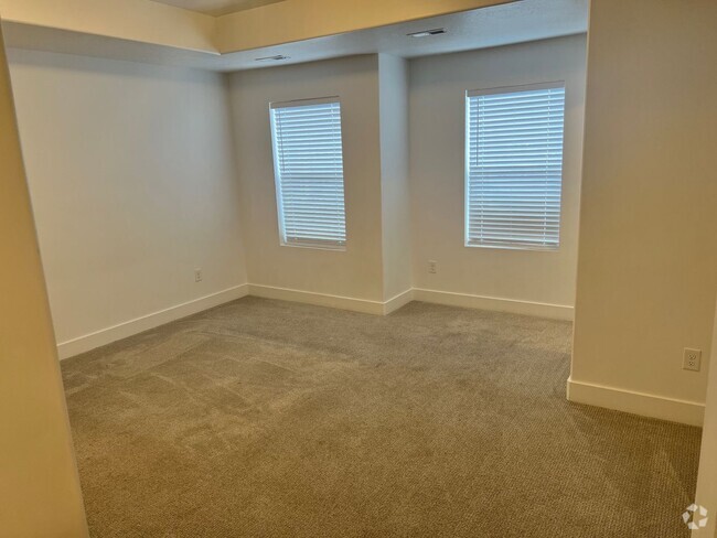 Building Photo - Taylorsville Townhome for rent!