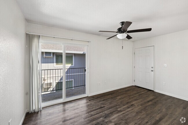 1BR, 1BA - 675SF - Living Room