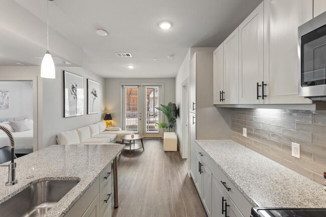 Building Photo - 5820 1/2 Cameron Rd Unit FL1-ID1335451P