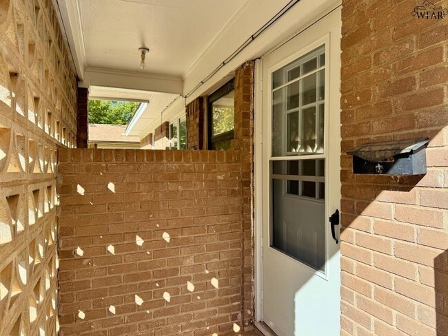 Photo - 102 Ave G
