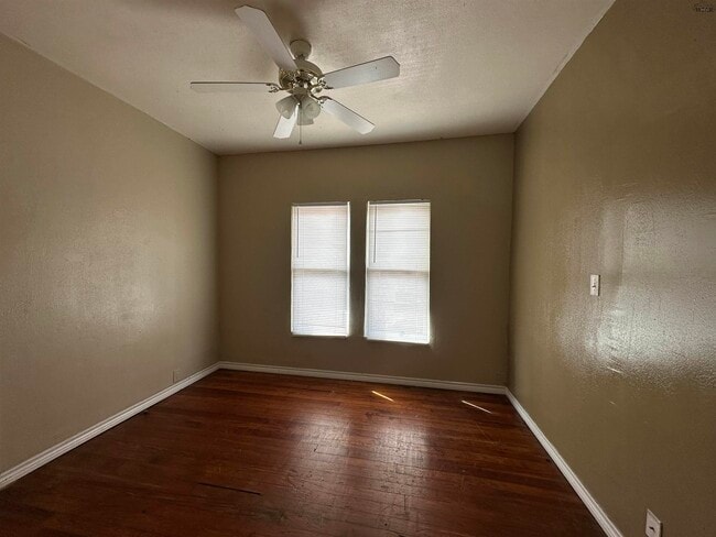 Photo - 2012 Monroe St