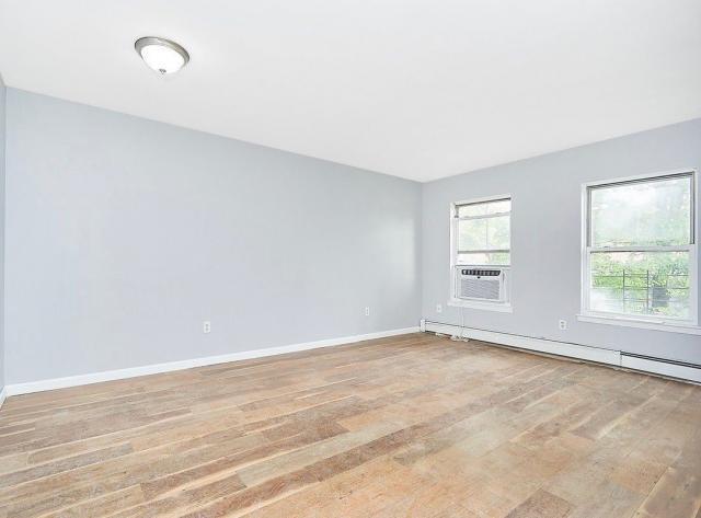 3 bedroom in BRONX NY 10456 - 3 bedroom in BRONX NY 10456 Condo Unit 2