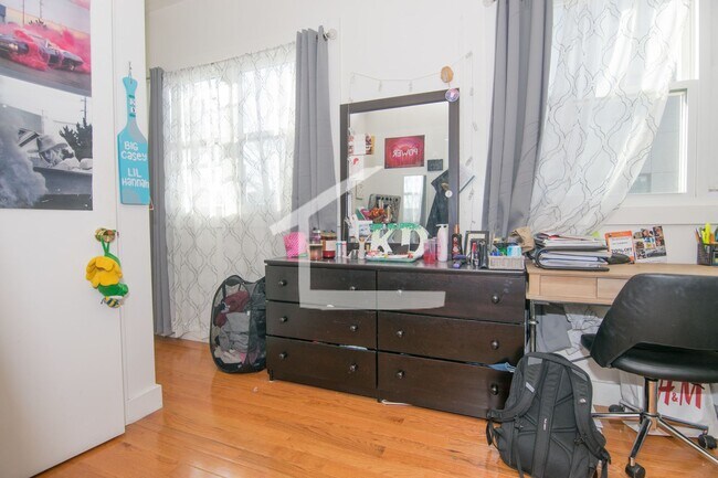 Photo - 9/1 4BR/2BA apartment in Packard's Corner ...