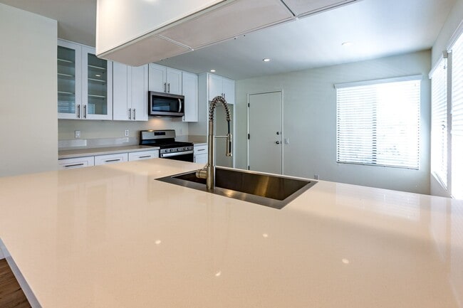 Photo - 2 bedroom home with wonderful location A MILE FROM THE BEACH