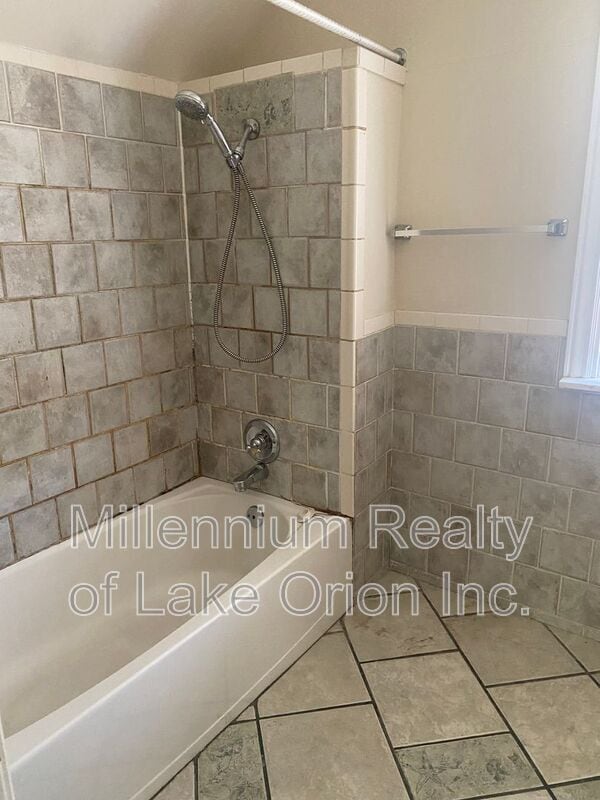 Photo - 65 Chippewa Rd