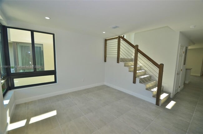 Photo - 4374 E 10th Ave