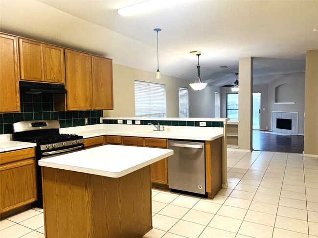 Building Photo - 17314 S Summit Canyon Dr