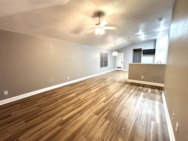 Photo - 5534 111th St