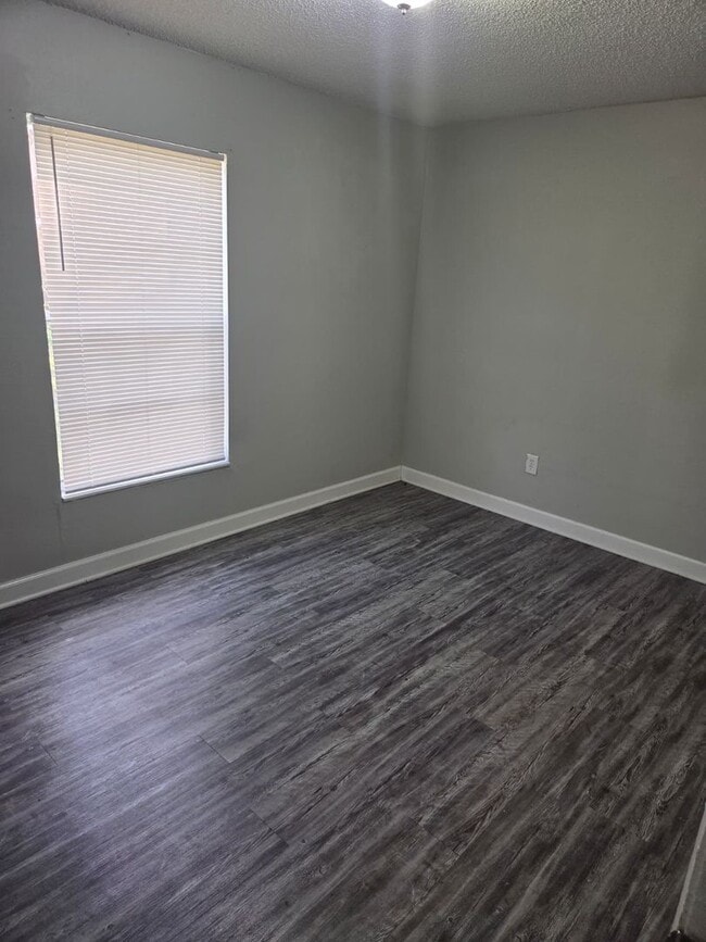 Photo - 2322 W St John St Unit B