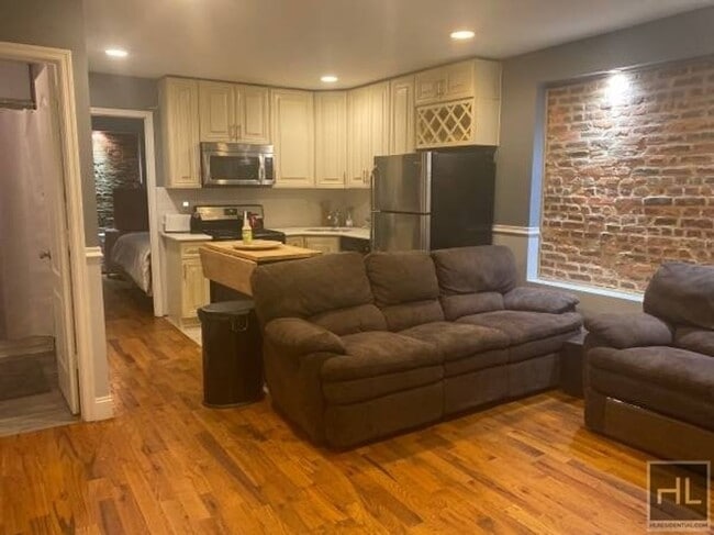 MacDonough Street - MacDonough Street Apartment