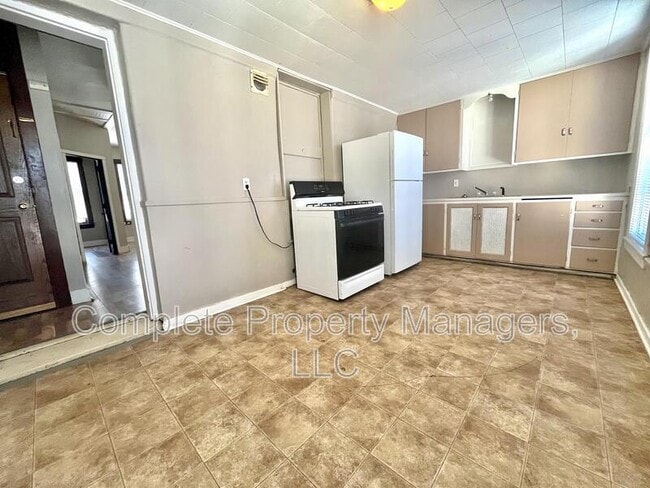 Photo - 326 E Washington St